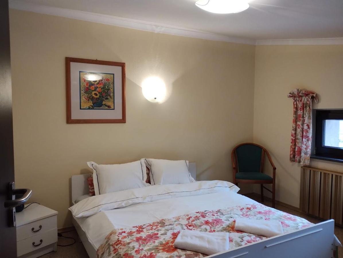 Osrodek Wypoczynkowy Zapalenica Bed & Breakfast ชเจอร์ค ภายนอก รูปภาพ