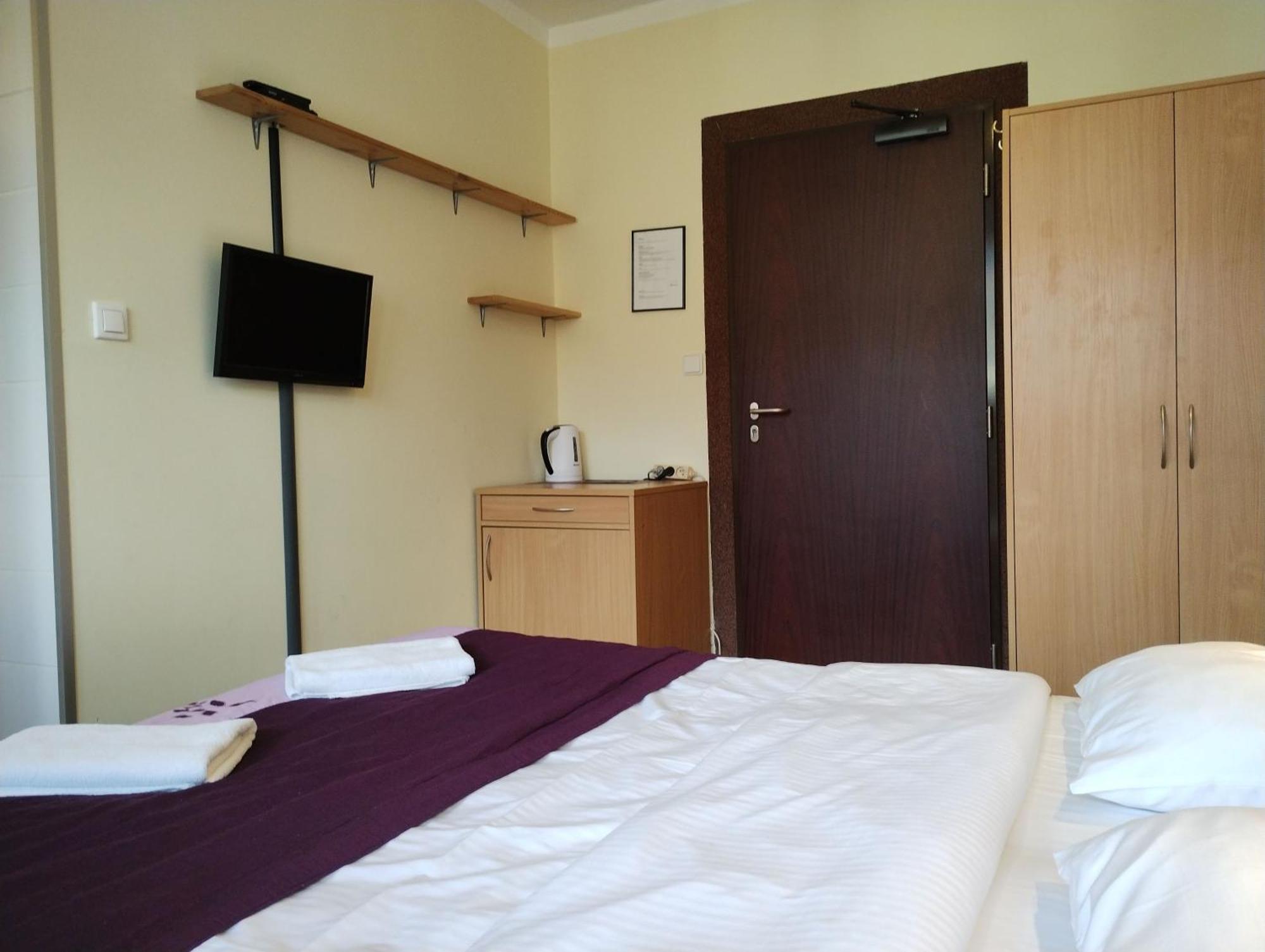 Osrodek Wypoczynkowy Zapalenica Bed & Breakfast ชเจอร์ค ภายนอก รูปภาพ