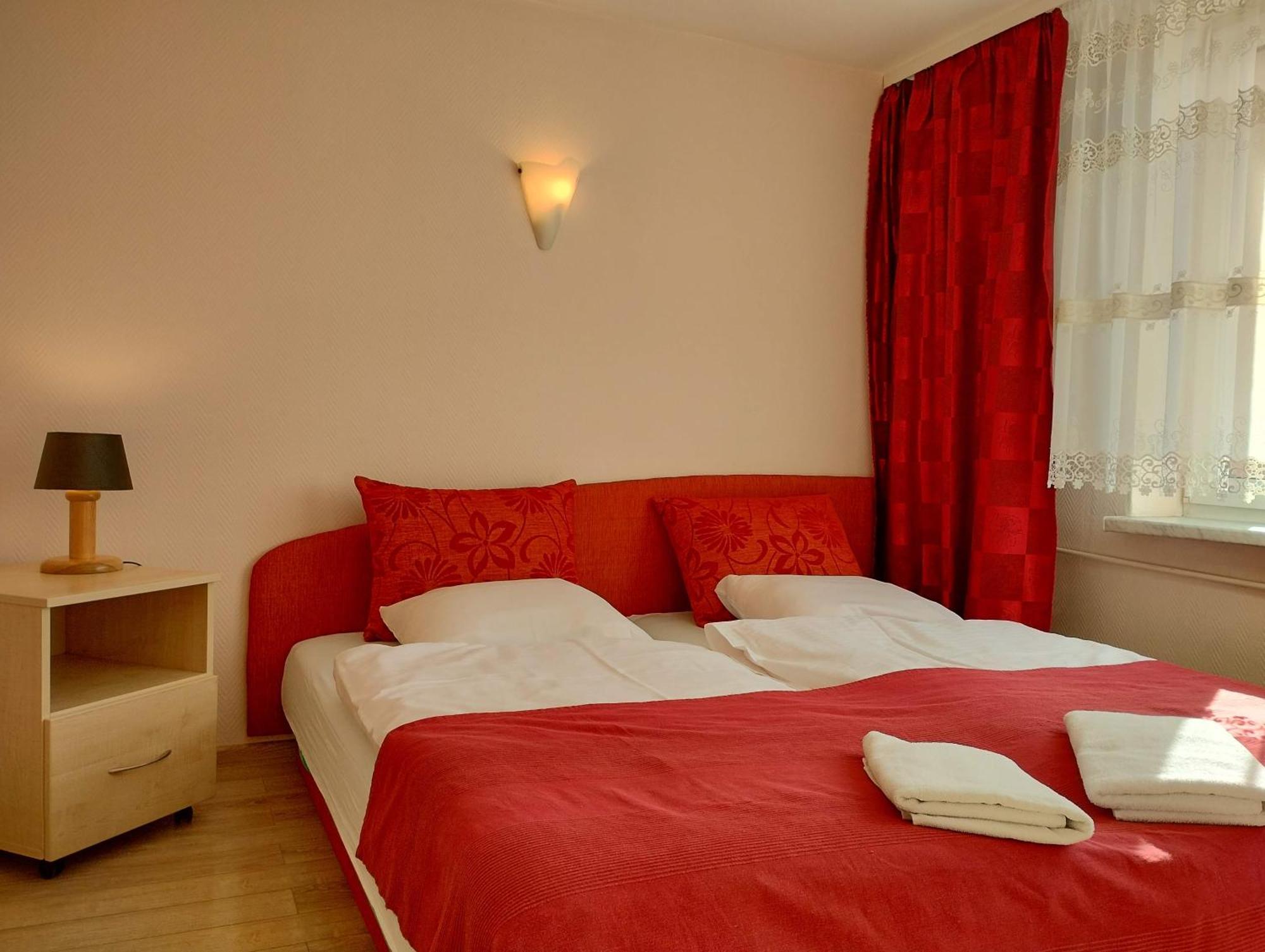 Osrodek Wypoczynkowy Zapalenica Bed & Breakfast ชเจอร์ค ภายนอก รูปภาพ