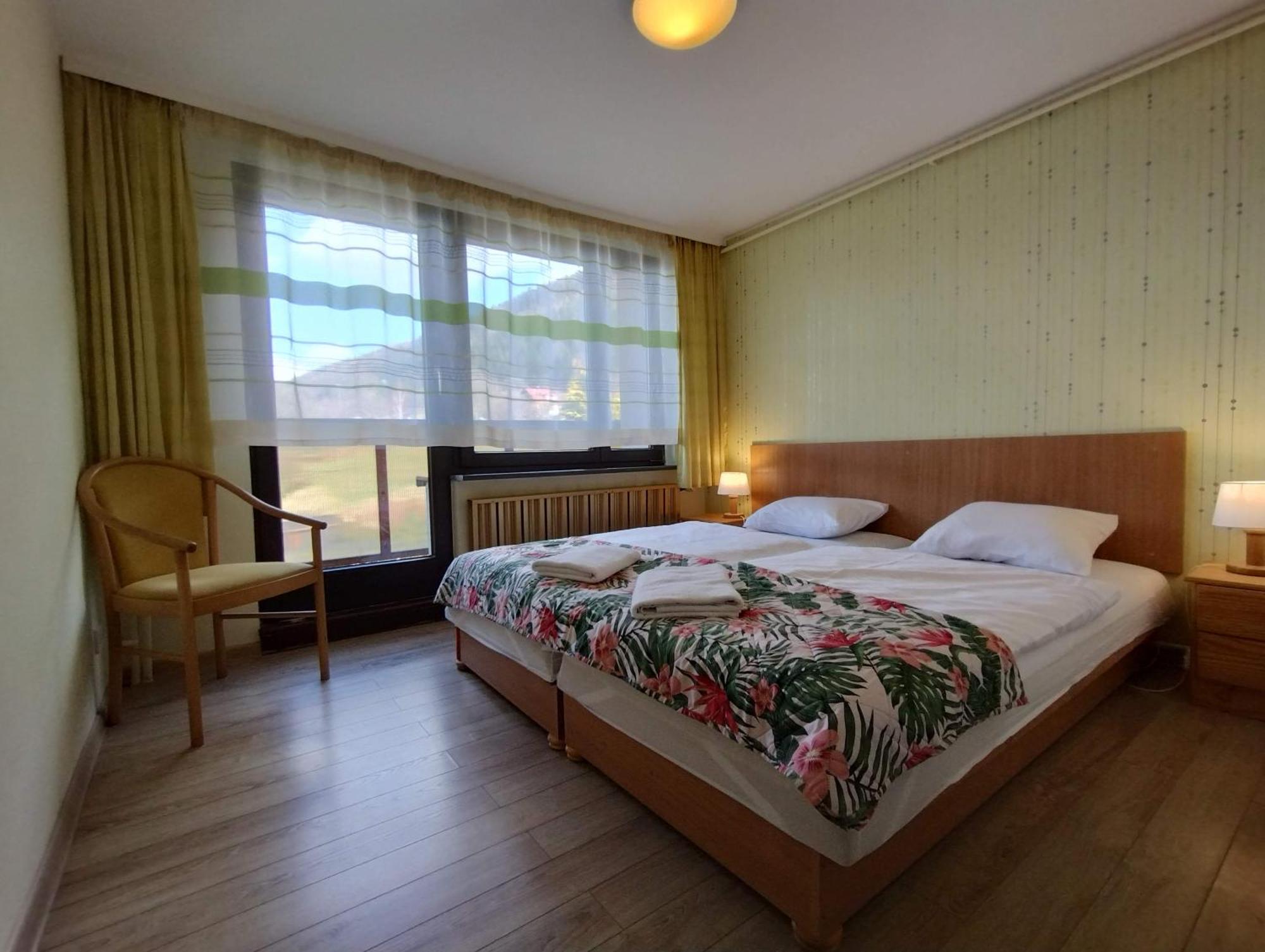 Osrodek Wypoczynkowy Zapalenica Bed & Breakfast ชเจอร์ค ภายนอก รูปภาพ