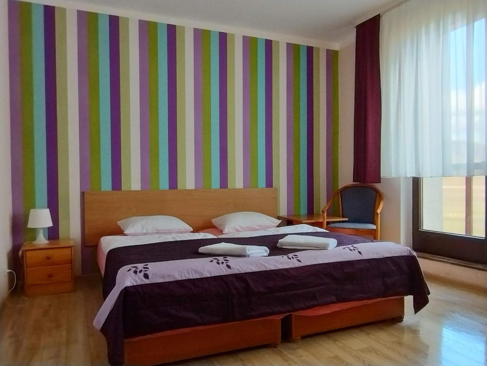 Osrodek Wypoczynkowy Zapalenica Bed & Breakfast ชเจอร์ค ภายนอก รูปภาพ