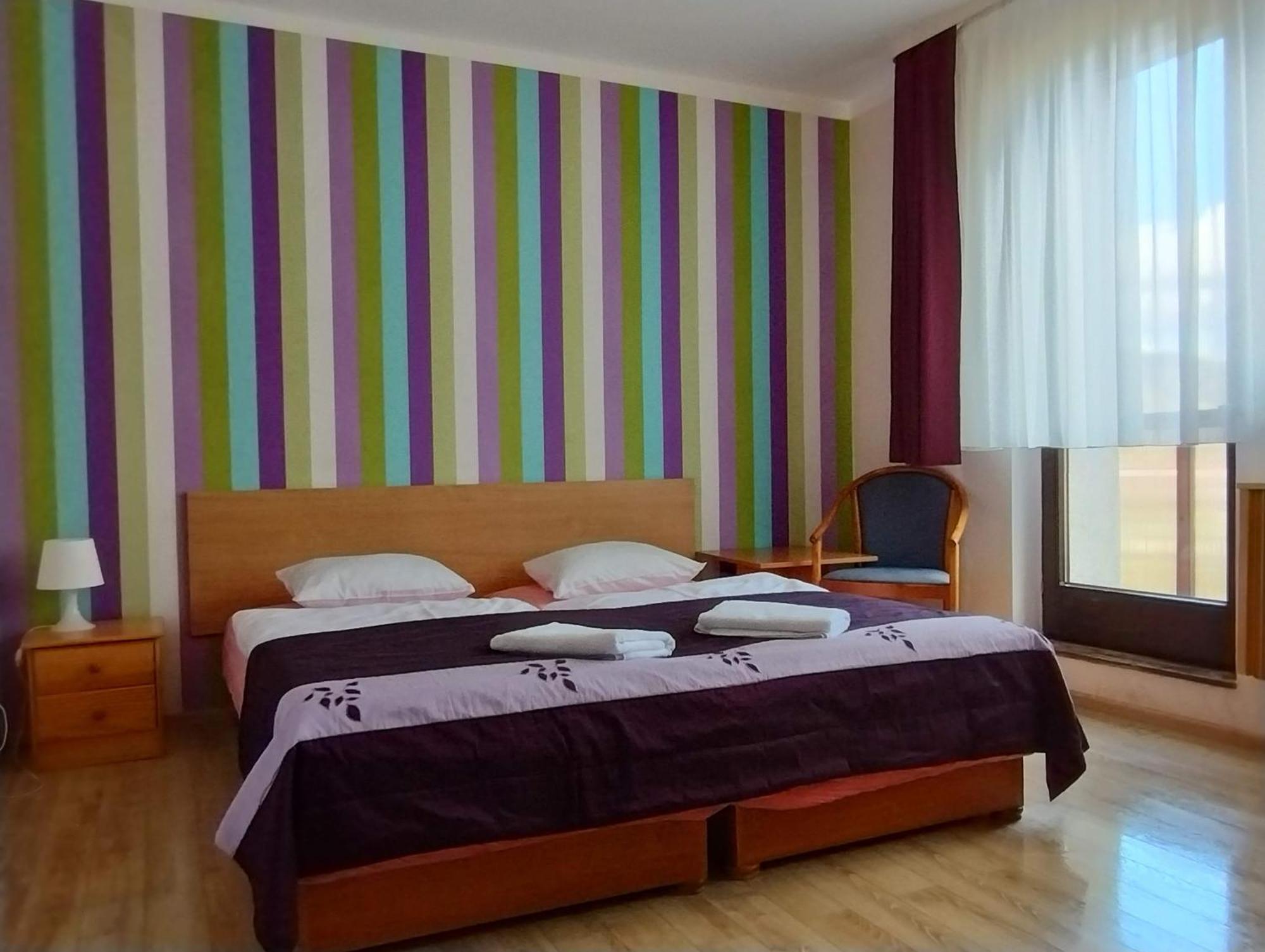 Osrodek Wypoczynkowy Zapalenica Bed & Breakfast ชเจอร์ค ภายนอก รูปภาพ