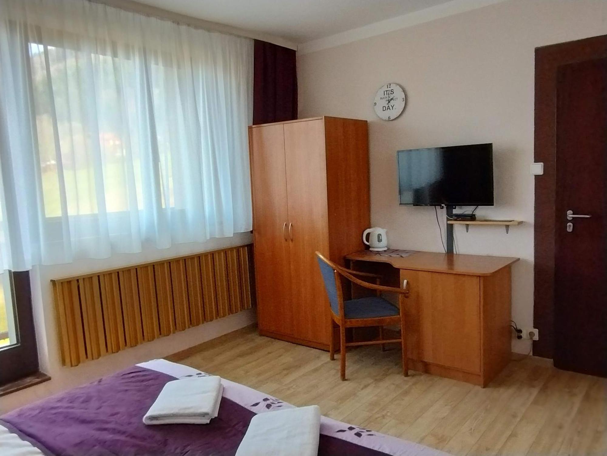 Osrodek Wypoczynkowy Zapalenica Bed & Breakfast ชเจอร์ค ภายนอก รูปภาพ