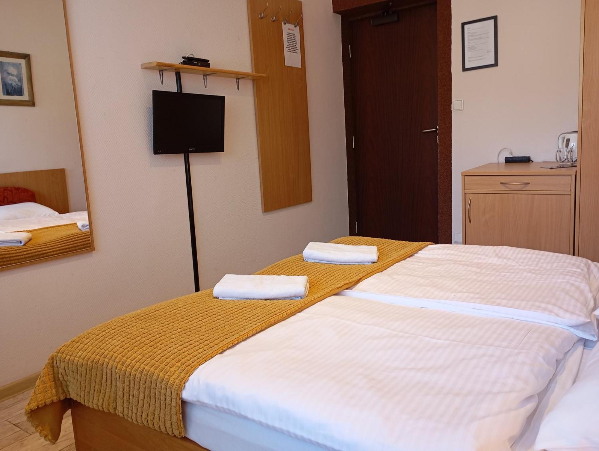 Osrodek Wypoczynkowy Zapalenica Bed & Breakfast ชเจอร์ค ภายนอก รูปภาพ